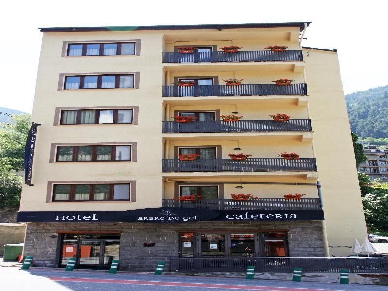 Hotel Arbre De Neu Encamp Exteriör bild